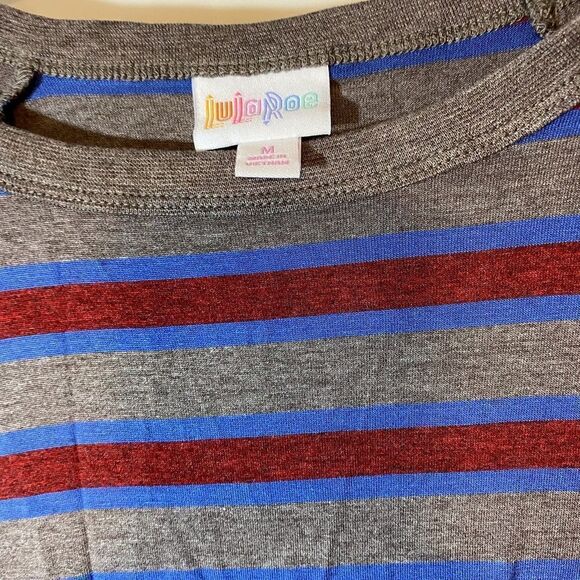 LuLaRoe “Randy “ Tee with 3/4 Raglan sleeves - Picture 3 of 5